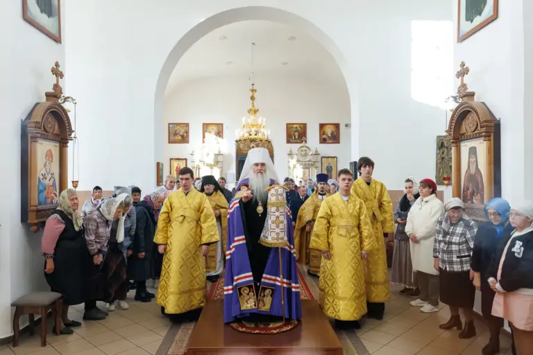 Божественная литургия в кафедральном соборе в честь Преображения Господня р.п. Новоспасское
