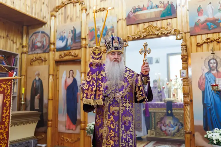 Божественная литургия в храме в честь Святой Живоначальной Троицы р. п. Цильна