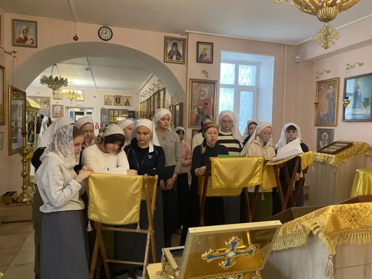 Сестры милосердия УлГУ начали ежедневное чтение акафистов