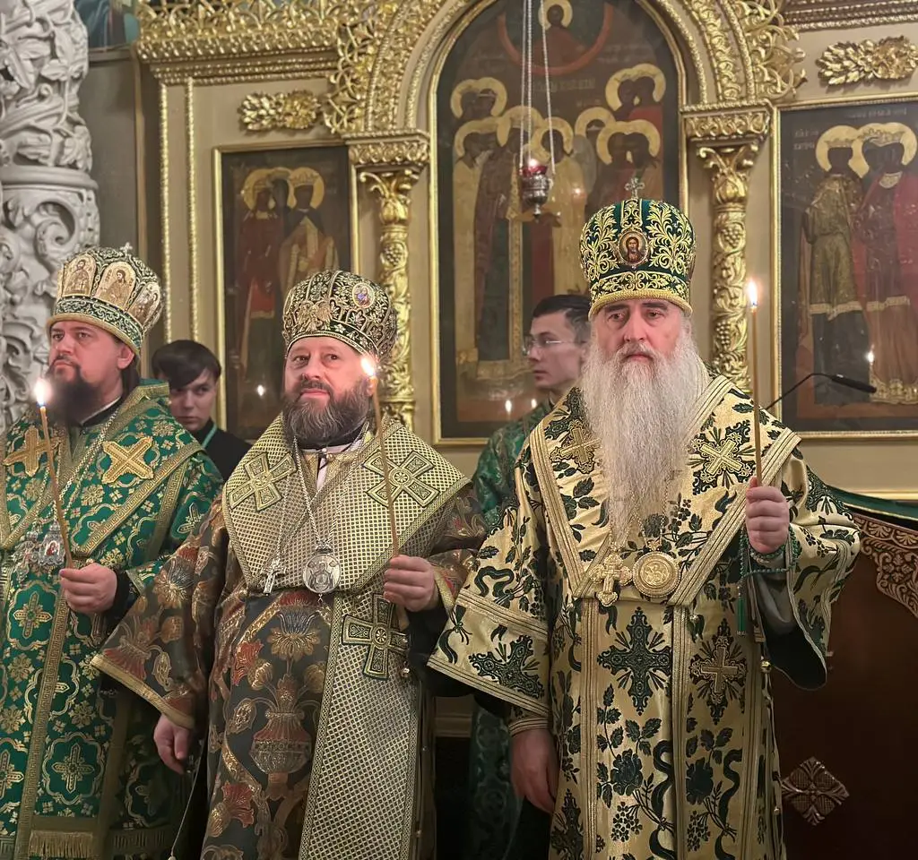 Всенощное бдение в Сергиевском трапезном храме Троице-Сергиевой Лавры