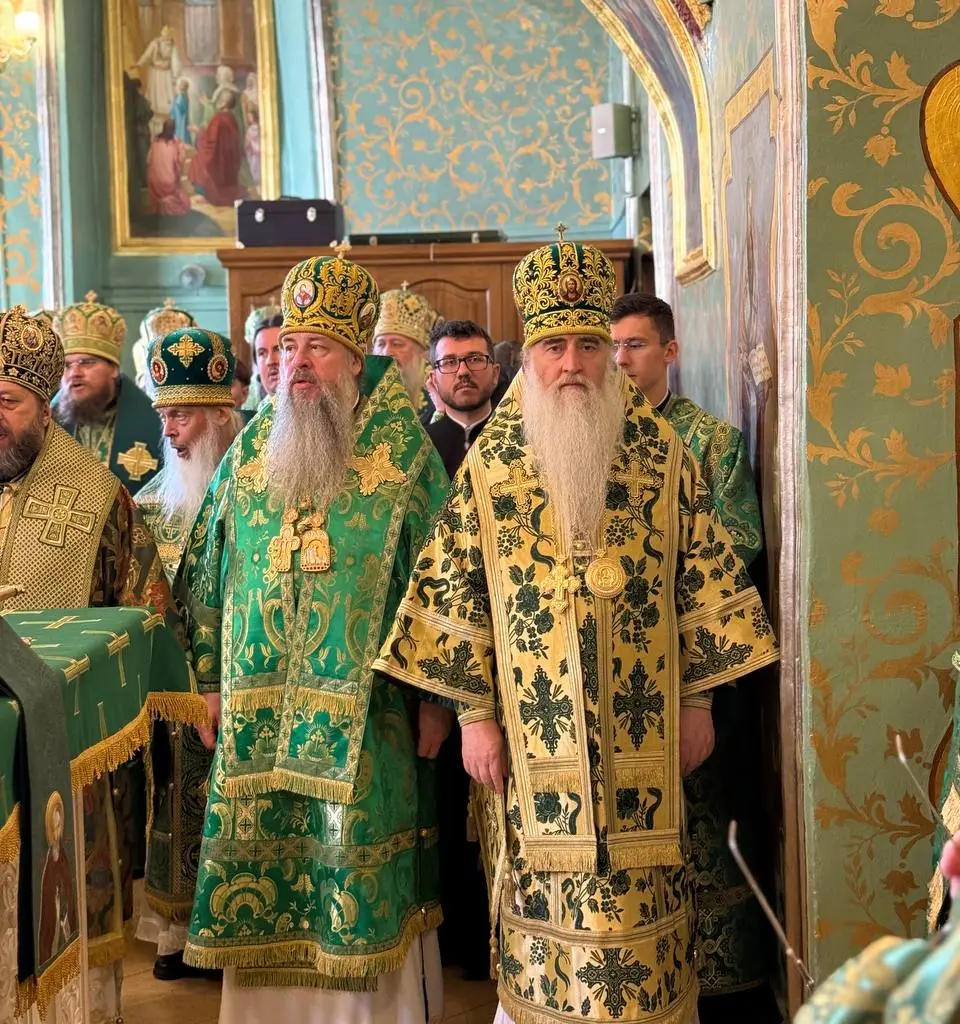 Божественная литургия в Сергиевском трапезном храме Троице-Сергиевой Лавры