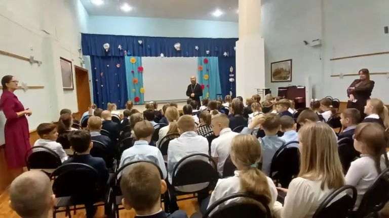 О Дне народного единства и Казанском образе Богородицы: уроки в Кротовской школе