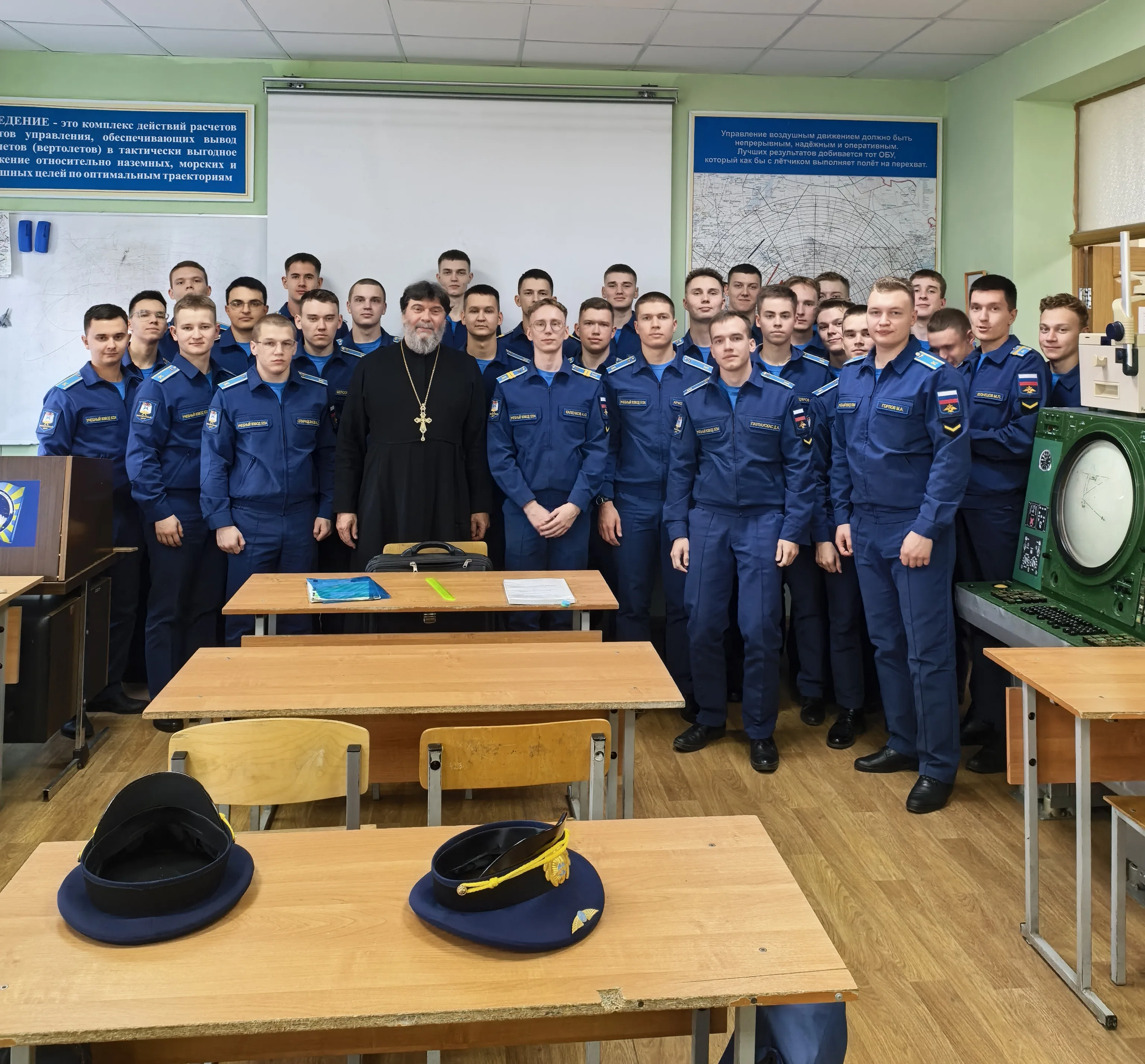 Заповеди Божии как основа ценностей: беседа священника с курсантами УИГА