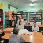 Школьники приняли участие в мастер-классе по изготовлению подушек для госпиталя