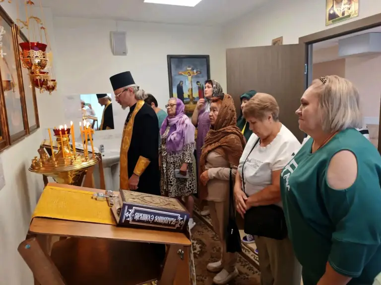 Священник посетил реабилитационный центр им. Чучкалова