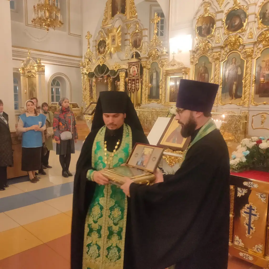 В Ульяновске Поясу Пресвятой Богородицы поклонились около 10 тыс. человек